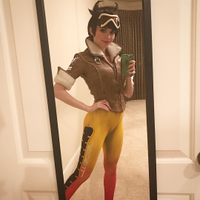 amouranth - BL33RIAABLZ-30ELIKSR-YbNSt2P7.jpg